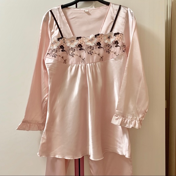 Satin effect Pajama set - Picture 4 of 11